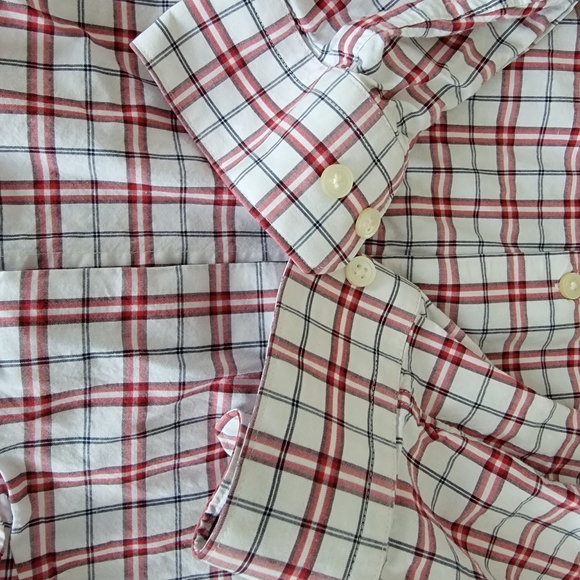 Express button down - Picture 3 of 3